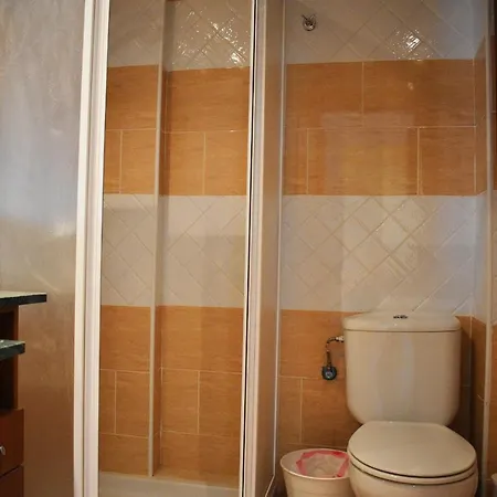 Apartment 4 Bed Ground Floor With Rooftop Pool