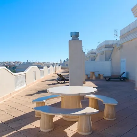 Apartment 4 Bed Ground Floor With Rooftop Pool