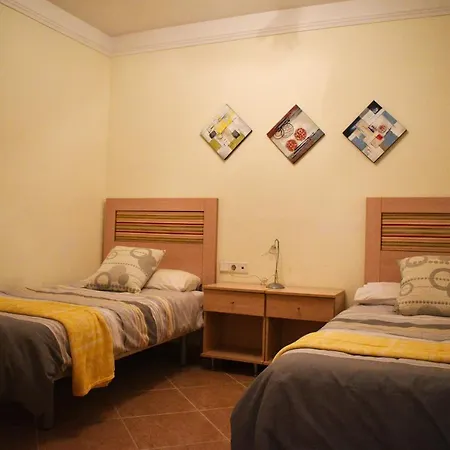 Apartament 4 Bed Ground Floor With Rooftop Pool