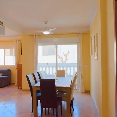 Apartament 4 Bed Ground Floor With Rooftop Pool